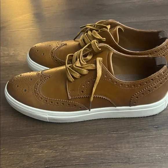 Elegant Tan Leather Derby Shoes - Picture 4 of 8